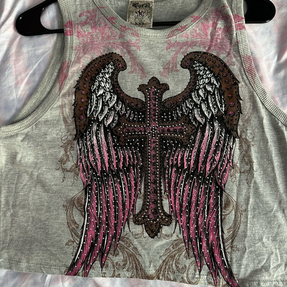 Vocal Gray Crop Top with Pink and Brown Accents